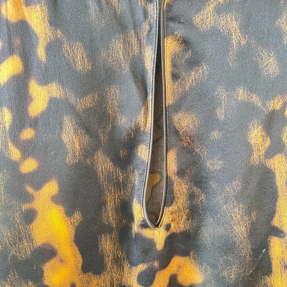 Lafayette 148 Kelsey Leopard Print 100% Silk Blouse - Picture 5 of 10